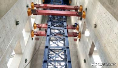 重庆新地标 陆海国际中心核心筒封顶，高458米领跑山城天际线